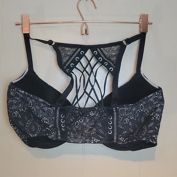 Victoria's Secret Very Sexy Black/Nude Push Up Bra - Picture 2 of 5